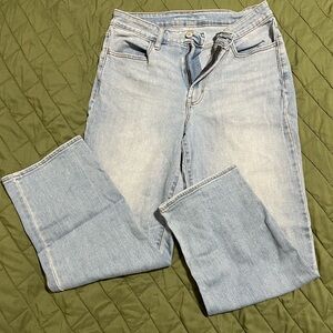 Old Navy High-Rise, Loose Fitting Jean - Size 8